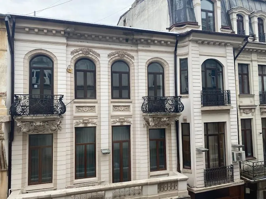 Central Fancy Apartment Бухарест